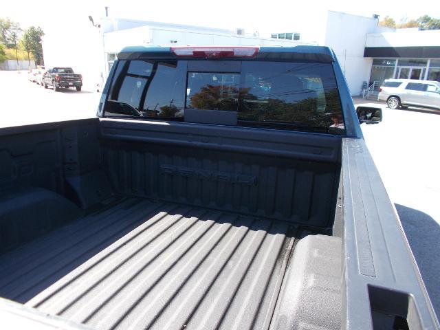 2024 GMC Sierra 1500 Vehicle Photo in LOWELL, MA 01852-4336