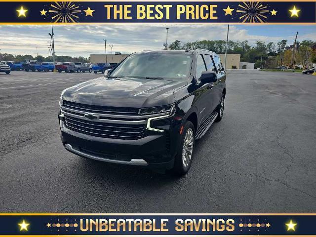 2023 Chevrolet Suburban Vehicle Photo in MOON TOWNSHIP, PA 15108-2571