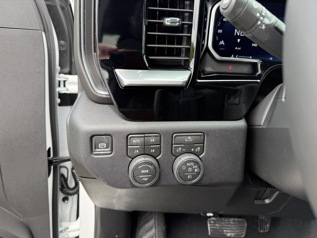 2026 Chevrolet Silverado 1500 photo 15 of 21