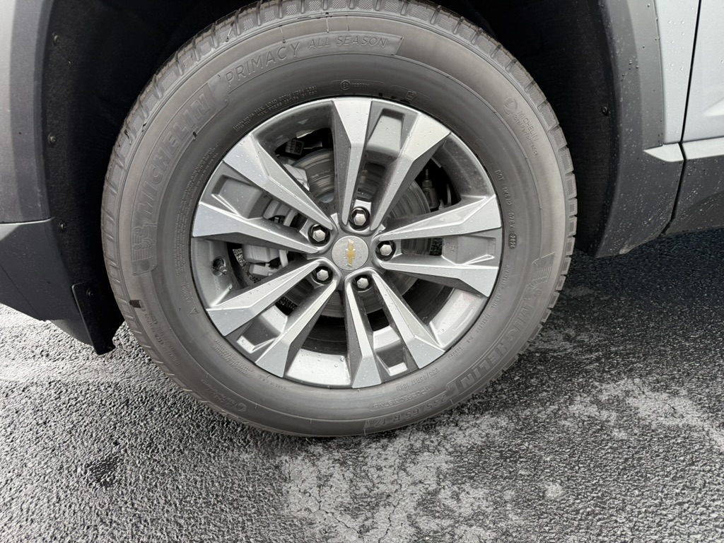 2027 Chevrolet Equinox LT - 8