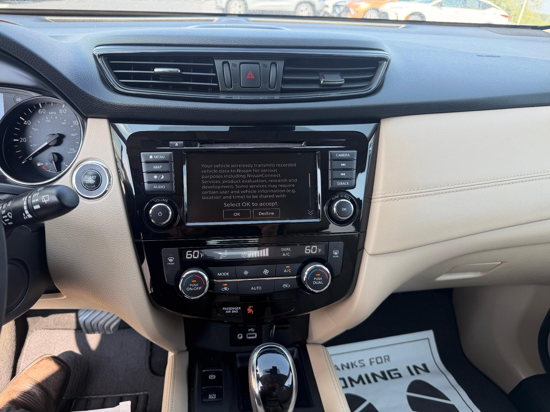 2018 Nissan Rogue photo 25 of 36