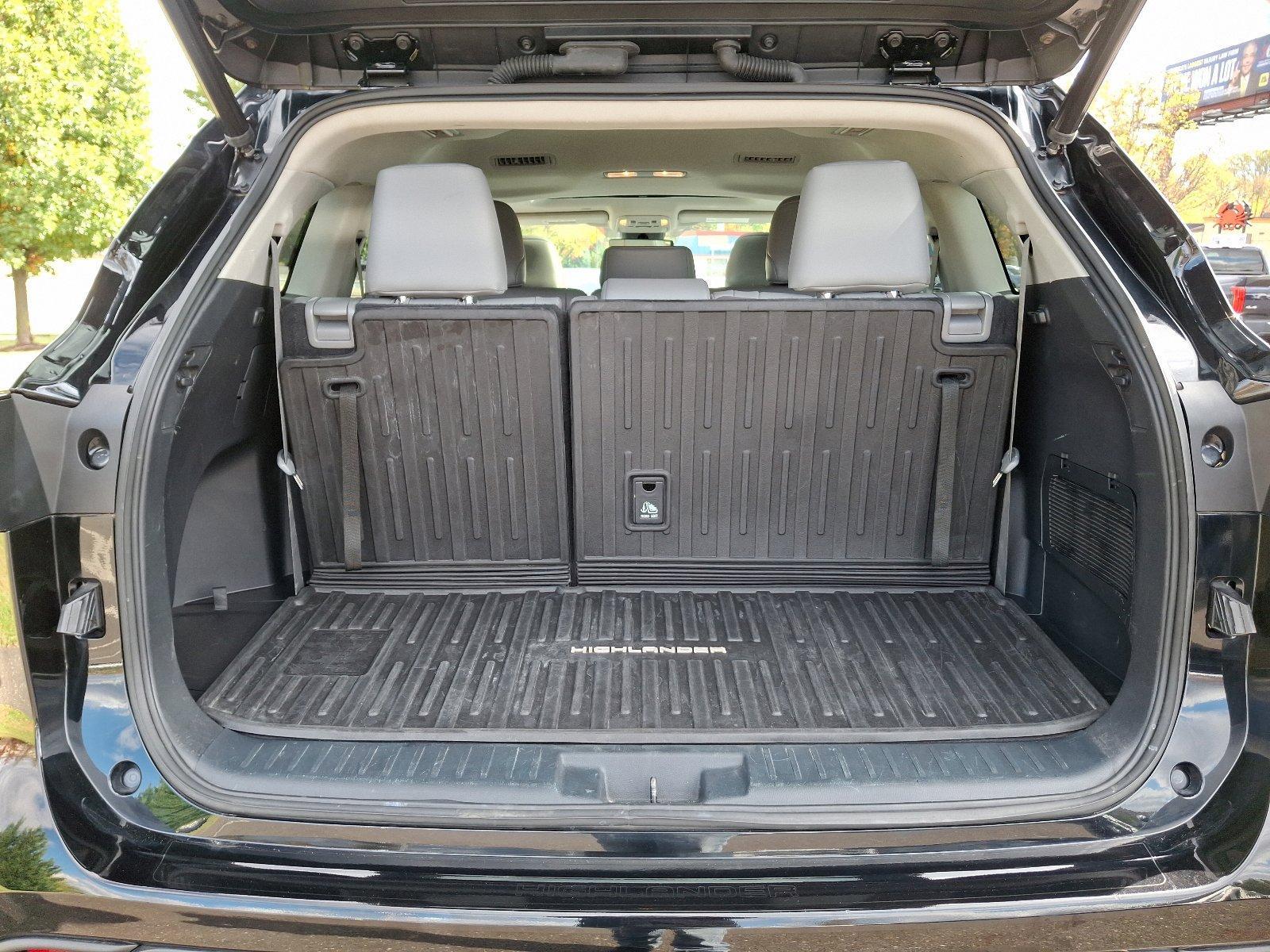 2022 Toyota Highlander Vehicle Photo in Trevose, PA 19053