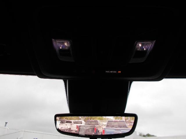 2022 GMC Sierra 1500 Vehicle Photo in LOWELL, MA 01852-4336