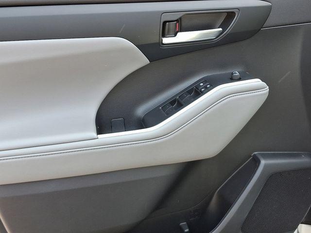 2022 Toyota Highlander Vehicle Photo in DANBURY, CT 06810-5034