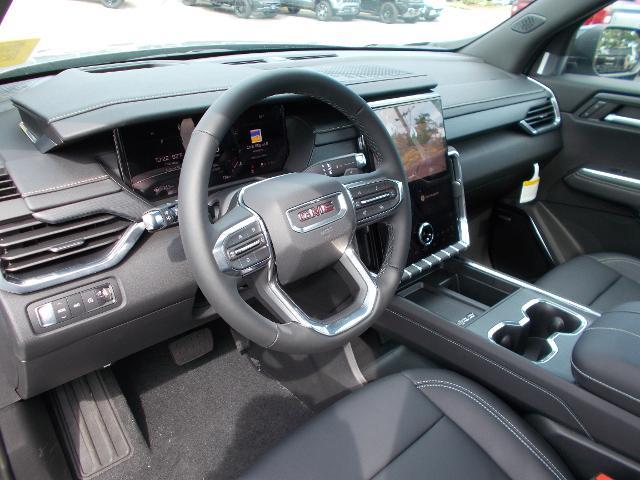 2025 GMC Acadia Vehicle Photo in LOWELL, MA 01852-4336