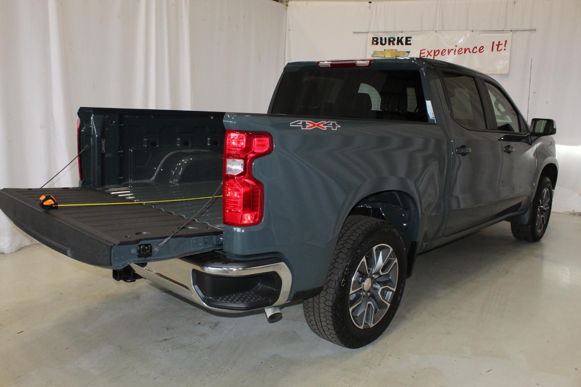 2025 Chevrolet Silverado 1500 Vehicle Photo in NORTHAMPTON, MA 01060-1120