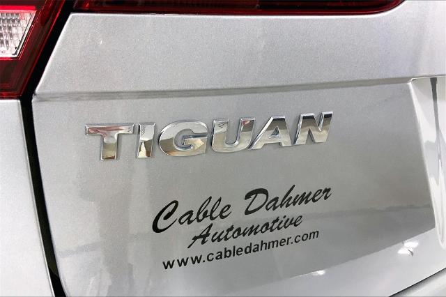 2021 Volkswagen Tiguan Vehicle Photo in Lees Summit, MO 64086