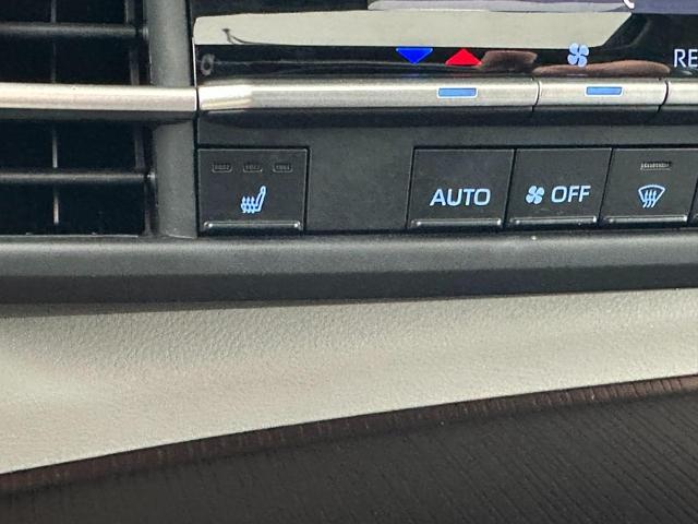 2022 Toyota Sienna Vehicle Photo in COLUMBIA, MO 65203-3903