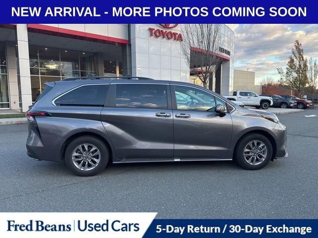 2023 Toyota Sienna Vehicle Photo in Flemington, NJ 08822