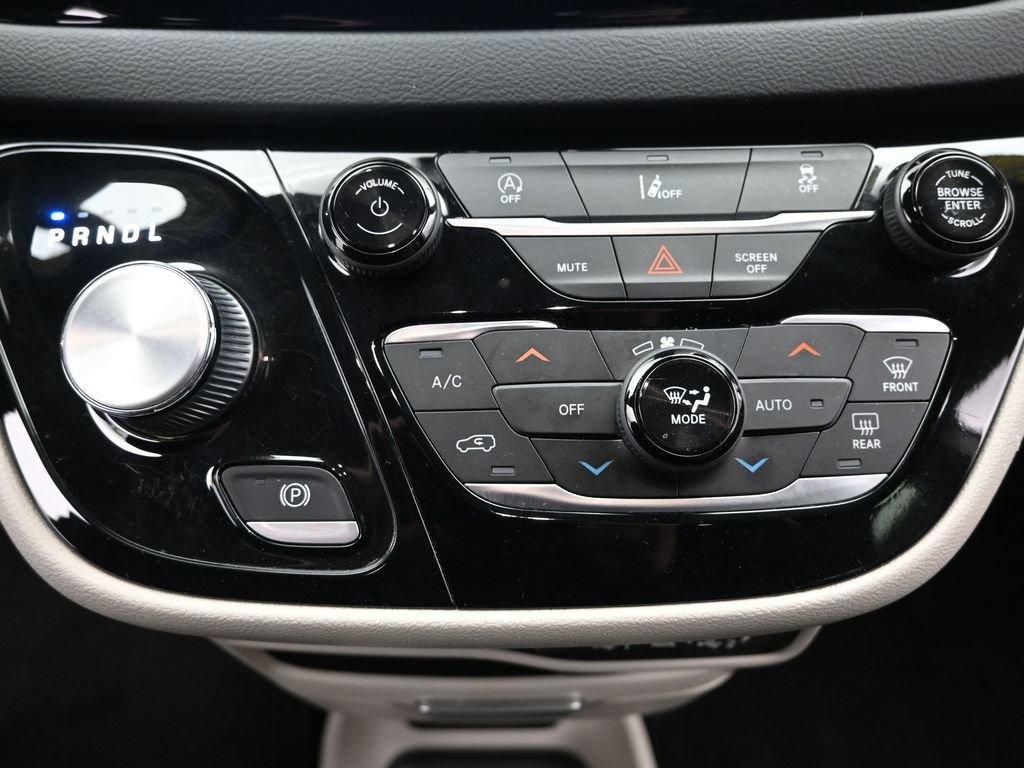 2022 Chrysler Pacifica Vehicle Photo in Cedar Rapids, IA 52402