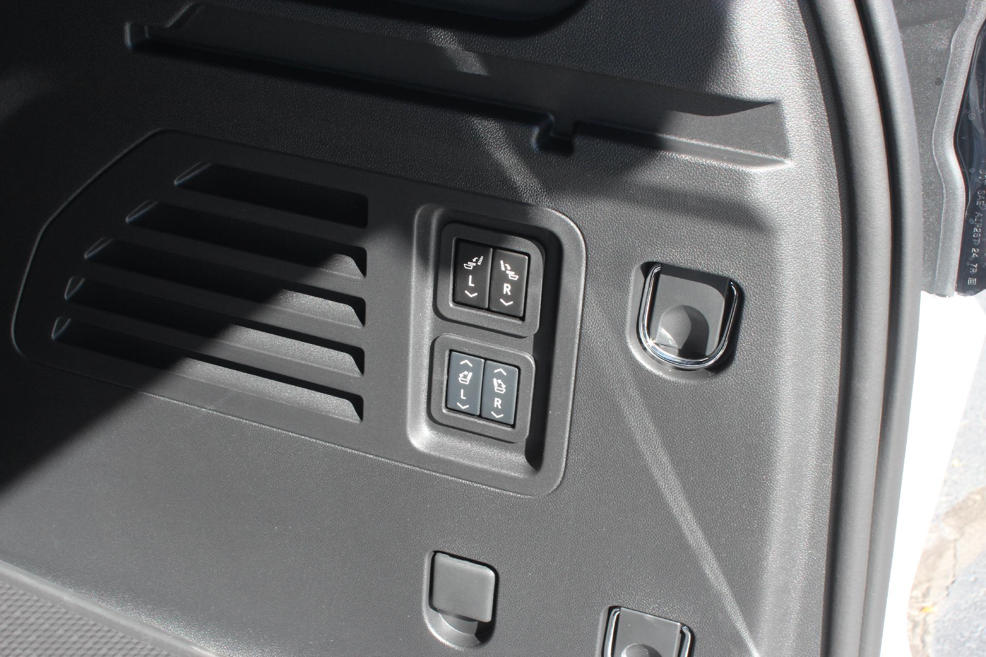 2026 GMC Acadia Vehicle Photo in AURORA, CO 80012-4011