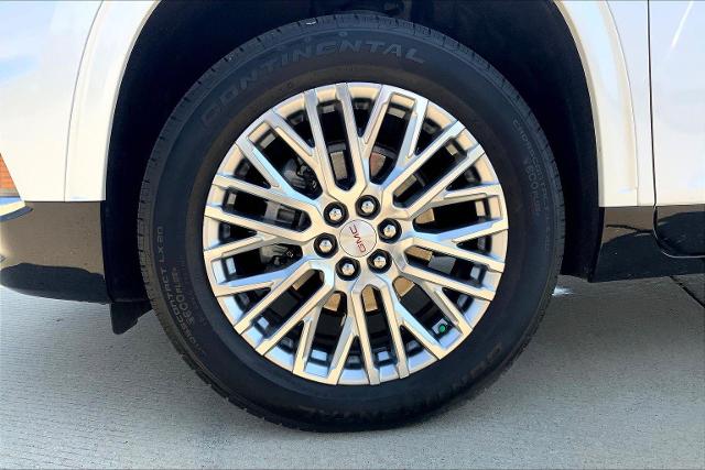 2024 GMC Acadia Vehicle Photo in TOPEKA, KS 66609-0000