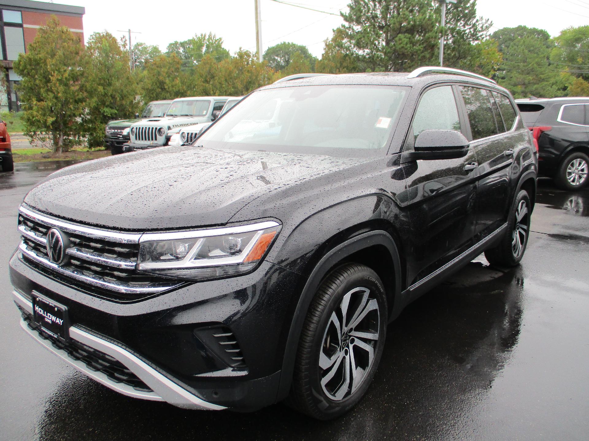 2023 Volkswagen Atlas Vehicle Photo in PORTSMOUTH, NH 03801-4196
