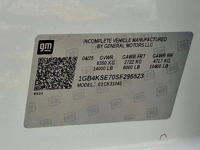 2025 Chevrolet Silverado 3500 HD Chassis Cab Vehicle Photo in DANBURY, CT 06810-5034
