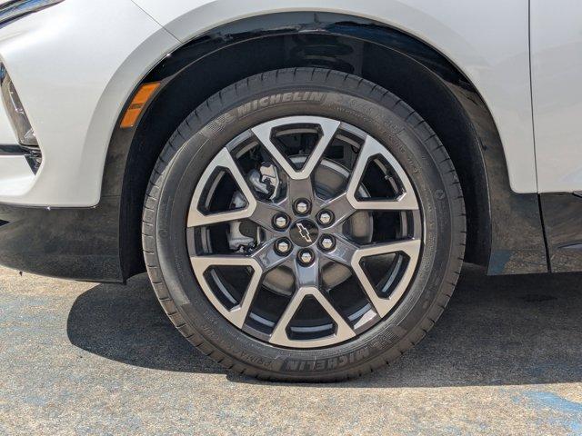 2025 Chevrolet Blazer Vehicle Photo in BRUNSWICK, GA 31525-1881