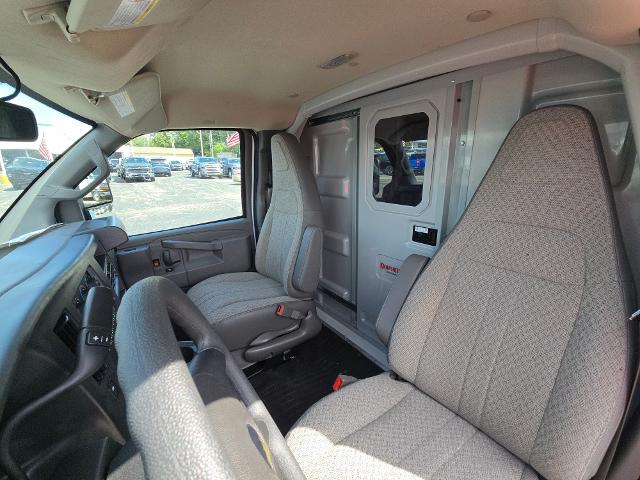 2025 Chevrolet Express Commercial Cutaway Vehicle Photo in INDEPENDENCE, MO 64055-1314