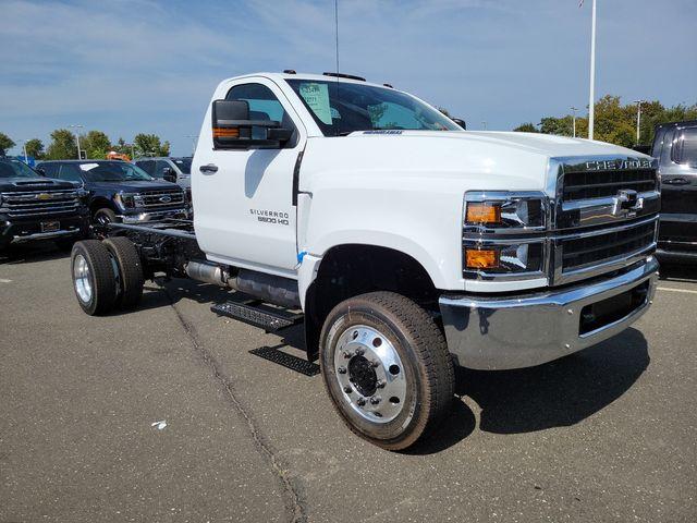 2024 Chevrolet Silverado 5500 HD Vehicle Photo in DANBURY, CT 06810-5034