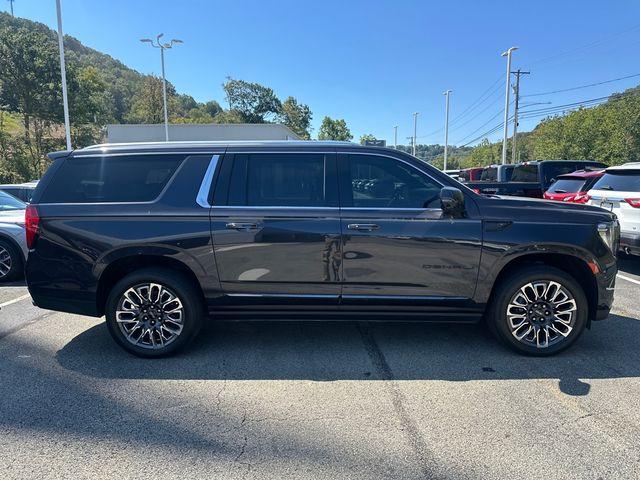 2023 GMC Yukon XL Vehicle Photo in Pleasant Hills, PA 15236