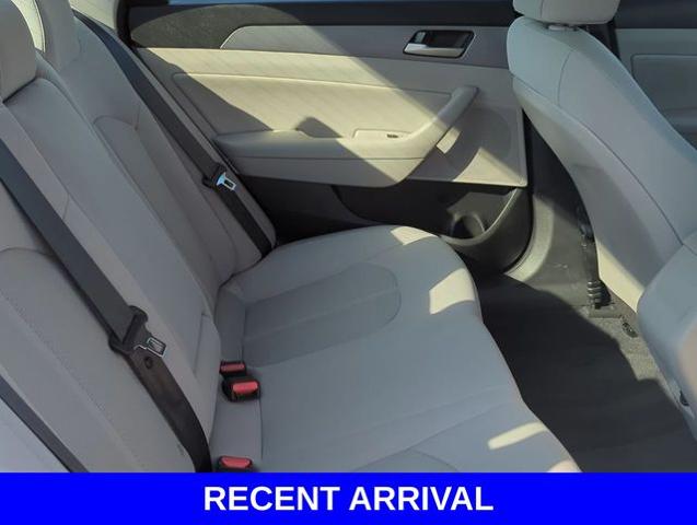2018 Hyundai SONATA Vehicle Photo in Merrillville, IN 46410