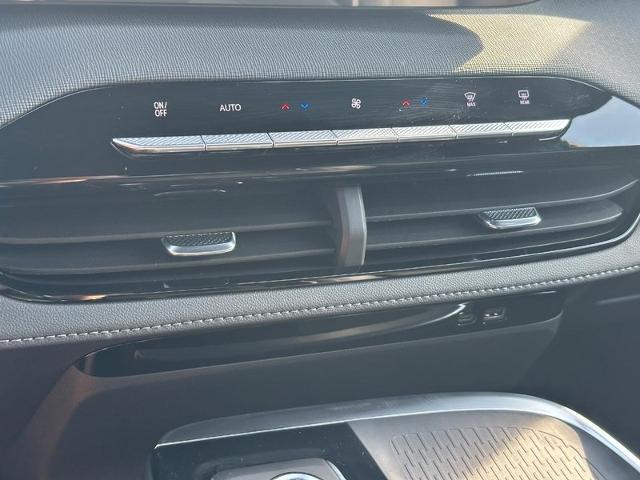 2026 Buick Enclave Vehicle Photo in COLUMBIA, MO 65203-3903