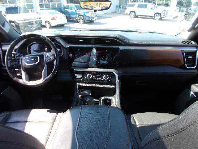 2024 GMC Sierra 1500 Vehicle Photo in LOWELL, MA 01852-4336