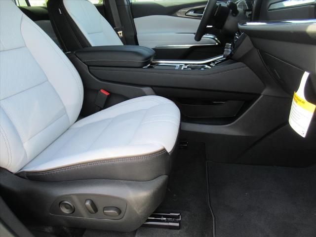2025 Chevrolet Traverse Vehicle Photo in LEESBURG, FL 34788-4022