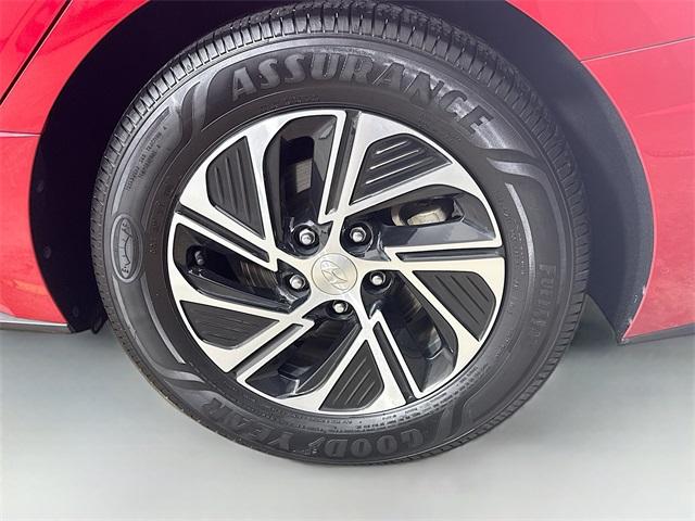 2021 Hyundai SONATA Hybrid Vehicle Photo in Everett, WA 98204