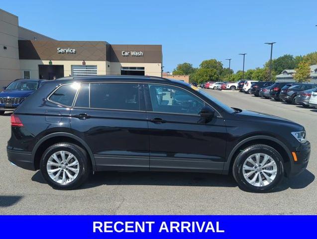 2020 Volkswagen Tiguan Vehicle Photo in Merrillville, IN 46410