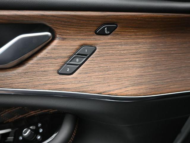 2021 Jeep Grand Cherokee L Vehicle Photo in Cedar Rapids, IA 52402