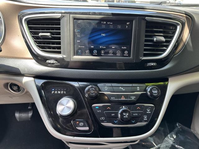 2019 Chrysler Pacifica Vehicle Photo in Tucson, AZ 85712