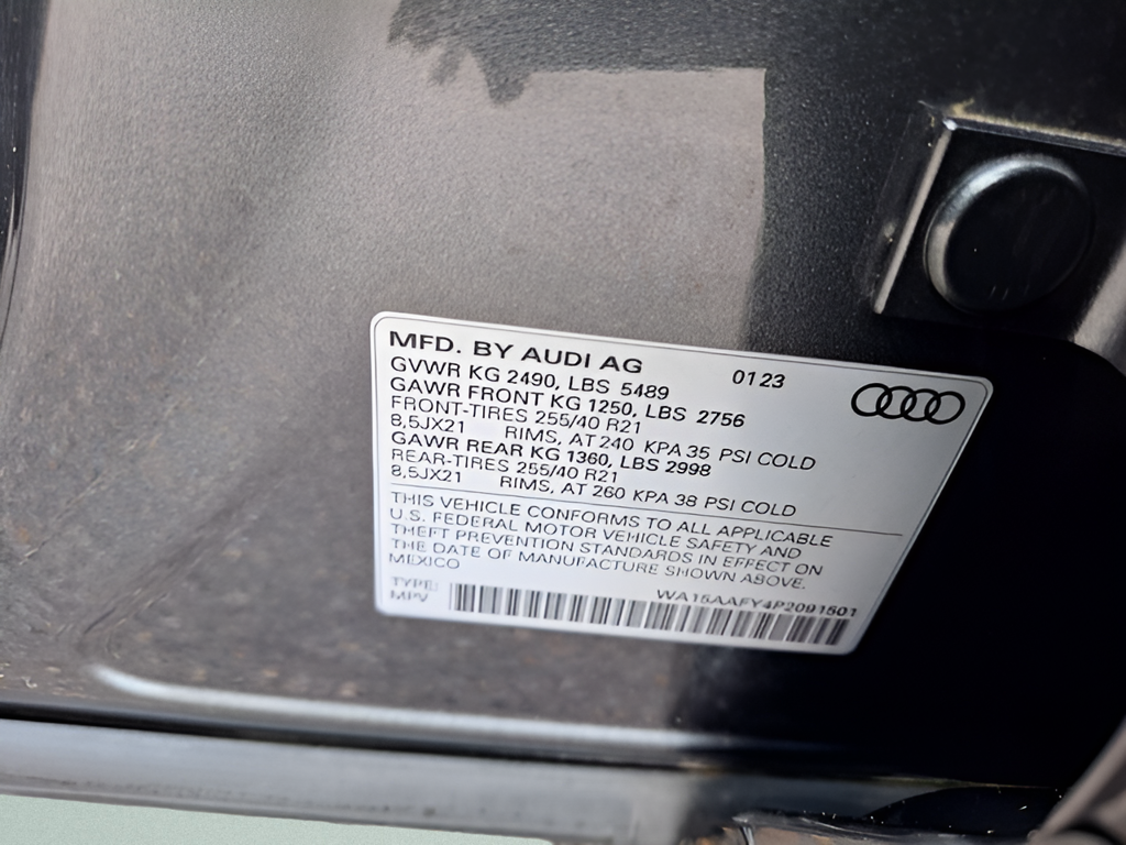 2023 Audi Q5 Sportback photo 32 of 33