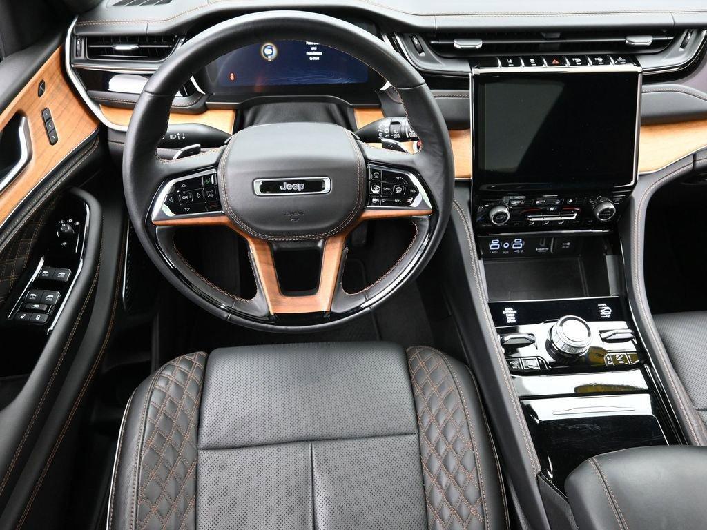 2023 Jeep Grand Cherokee L Vehicle Photo in Cedar Rapids, IA 52402