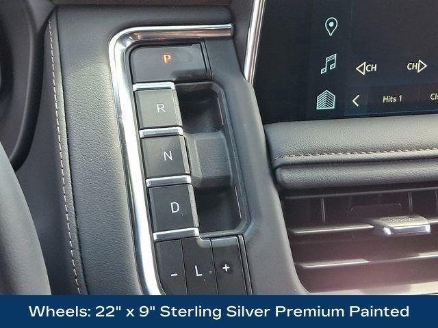 2024 Chevrolet Suburban Vehicle Photo in DANBURY, CT 06810-5034