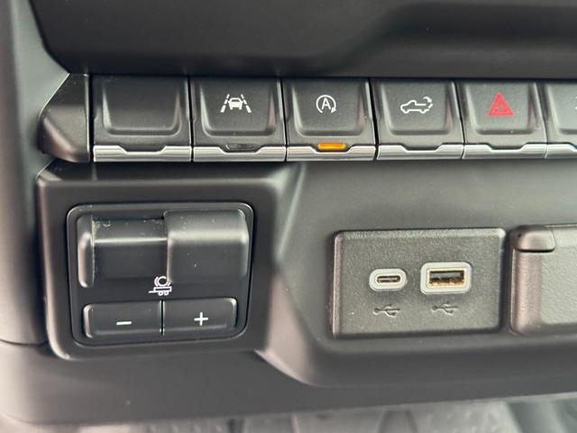 2023 Chevrolet Silverado 1500 Vehicle Photo in COLUMBIA, MO 65203-3903