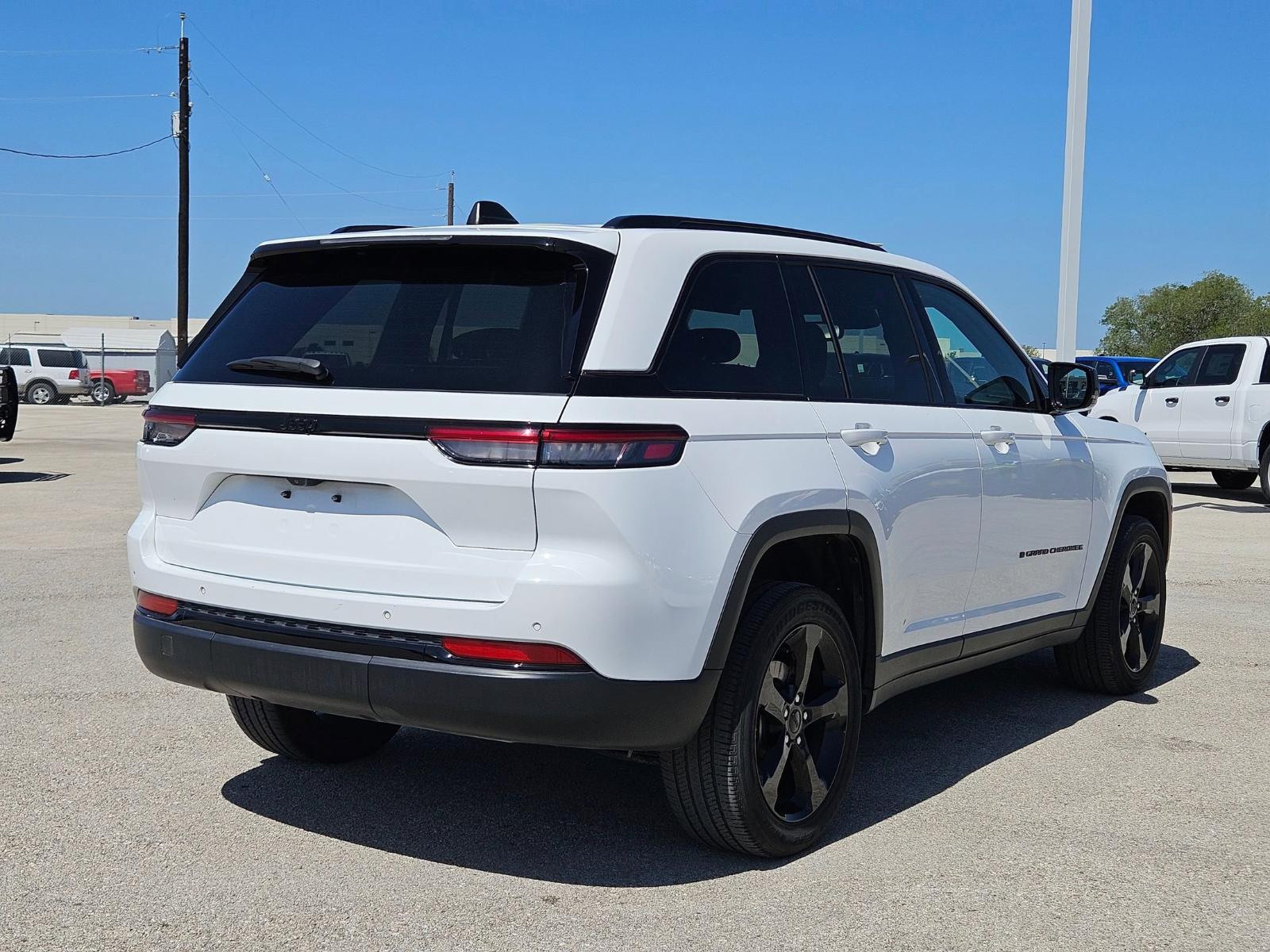 2023 Jeep Grand Cherokee Vehicle Photo in Seguin, TX 78155