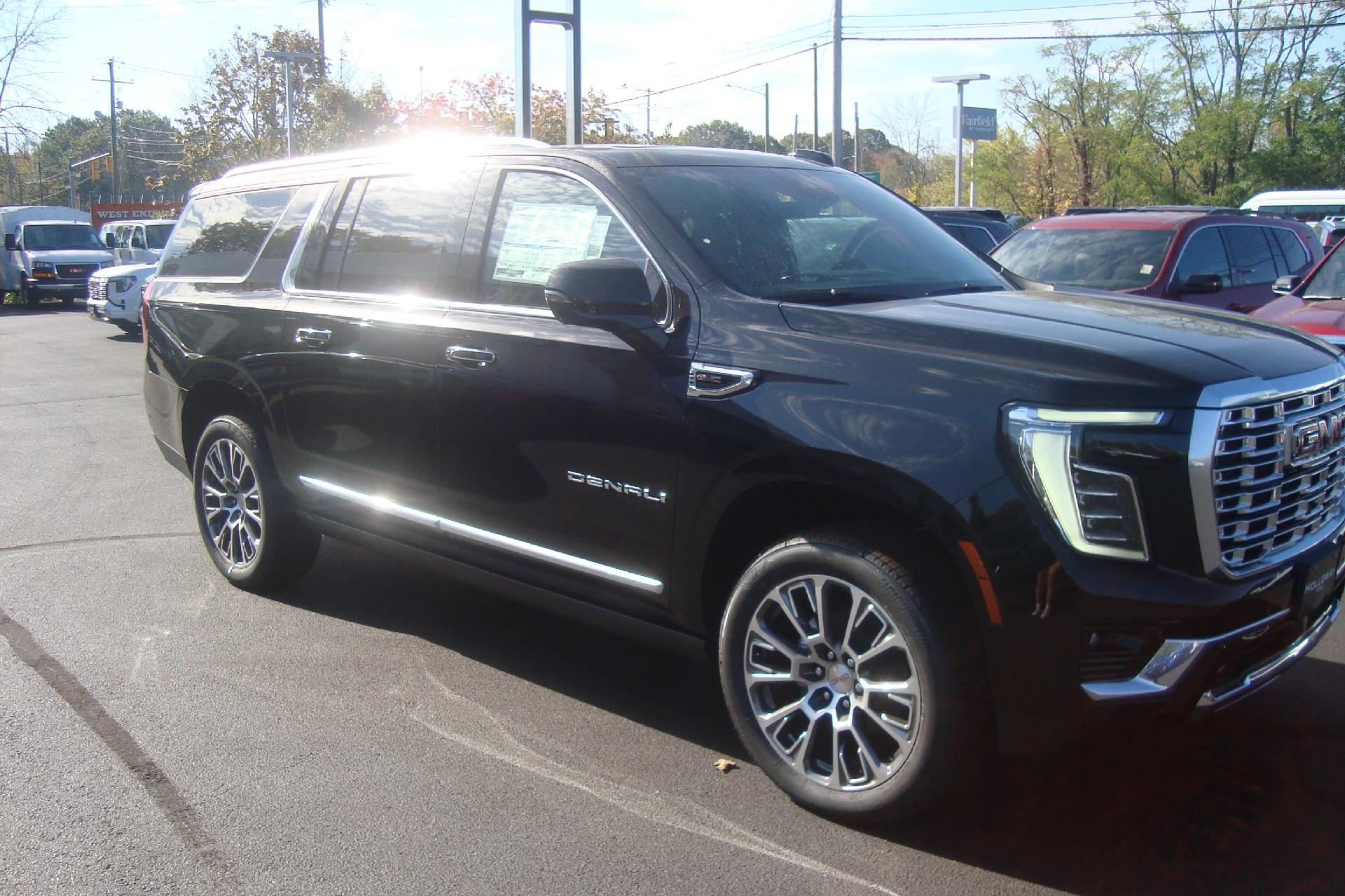 2025 GMC Yukon XL Vehicle Photo in PORTSMOUTH, NH 03801-4196