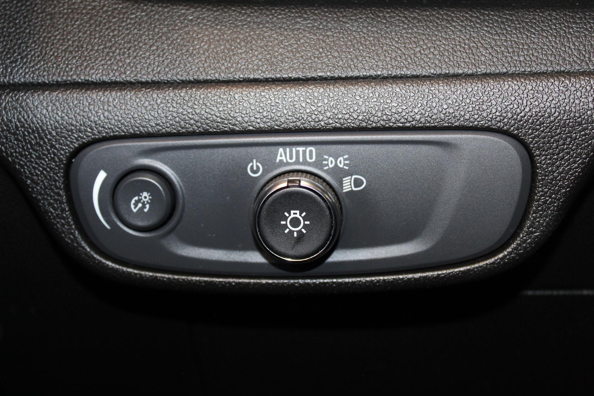 2022 Chevrolet Bolt EUV Vehicle Photo in NORTHAMPTON, MA 01060-1120