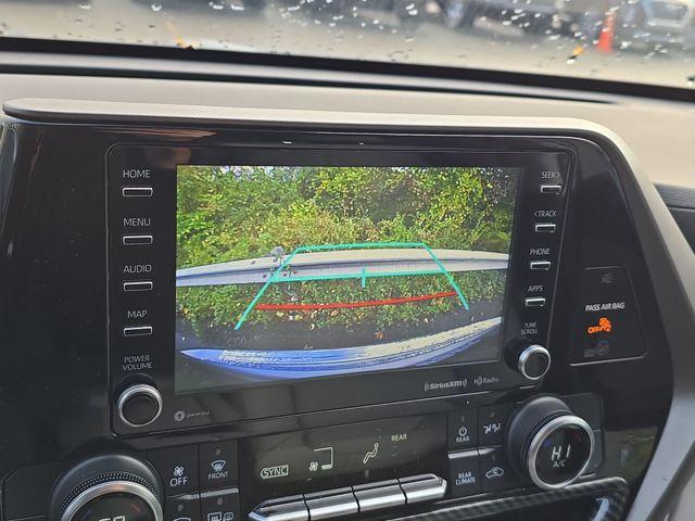 2022 Toyota Highlander Vehicle Photo in Pleasant Hills, PA 15236