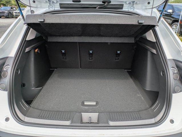 2025 Chevrolet Trax Vehicle Photo in BRUNSWICK, GA 31525-1881