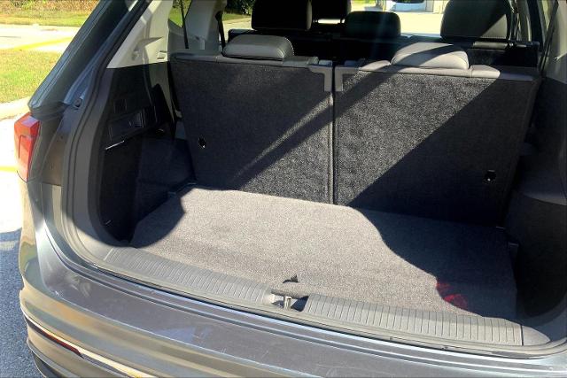 2024 Volkswagen Tiguan Vehicle Photo in KANSAS CITY, MO 64114-4545