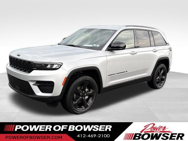 2023 Jeep Grand Cherokee Vehicle Photo in Pleasant Hills, PA 15236