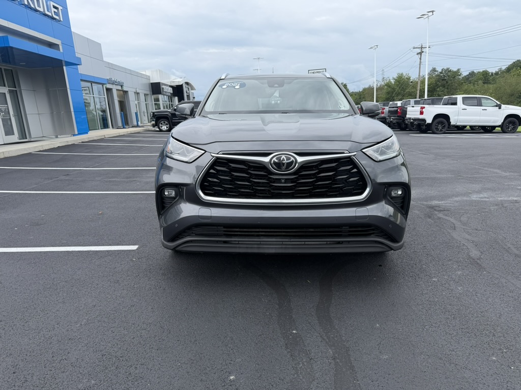 2021 Toyota Highlander photo 9 of 38