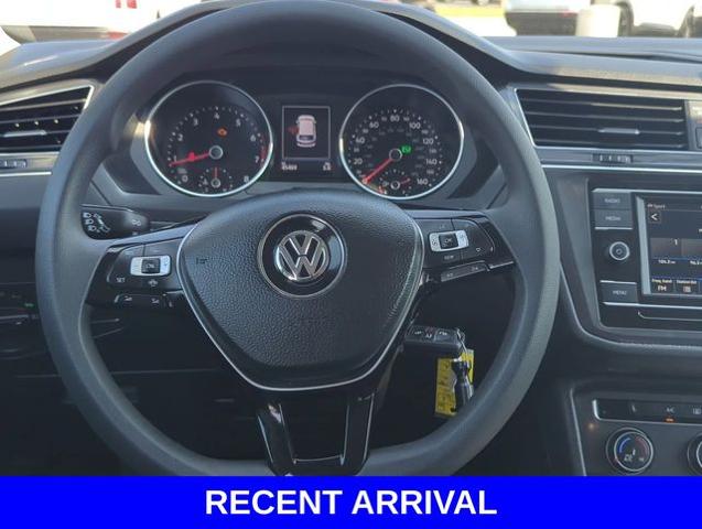 2020 Volkswagen Tiguan Vehicle Photo in Merrillville, IN 46410