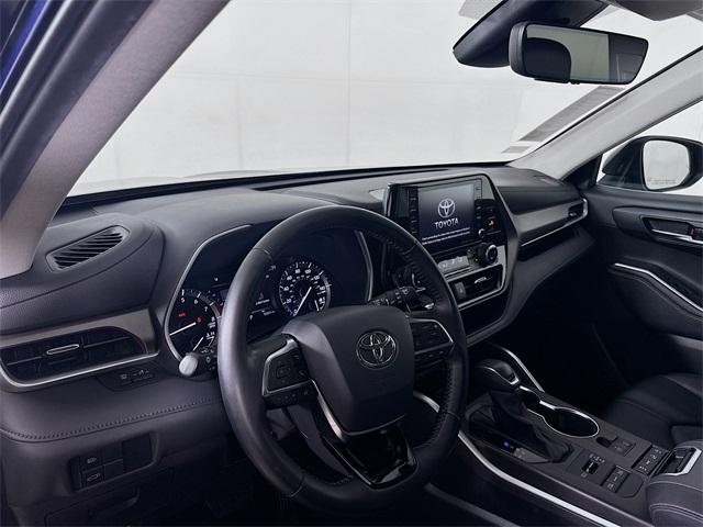 2020 Toyota Highlander Vehicle Photo in Everett, WA 98204