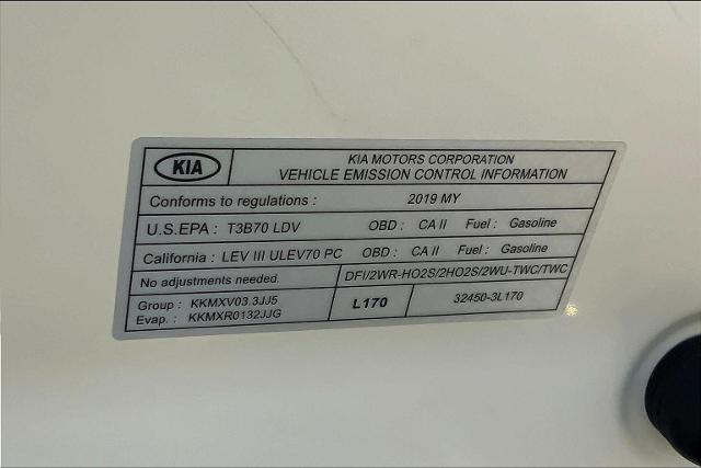 2019 Kia Sorento Vehicle Photo in TOPEKA, KS 66609-0000