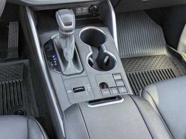 2024 Toyota Highlander Vehicle Photo in SELMA, TX 78154-1459