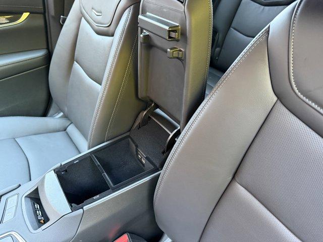 2025 Cadillac XT6 Vehicle Photo in LEOMINSTER, MA 01453-2952