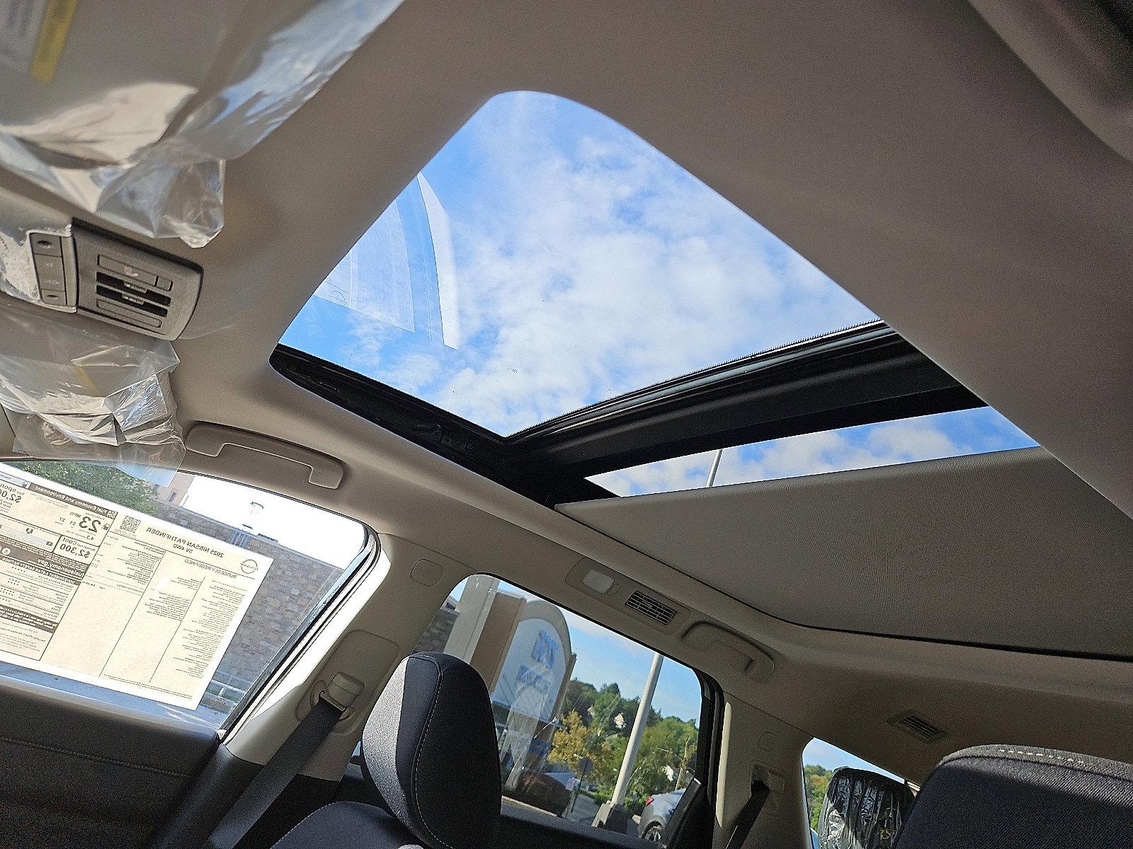2025 Nissan Pathfinder Vehicle Photo in Jenkintown, PA 19046