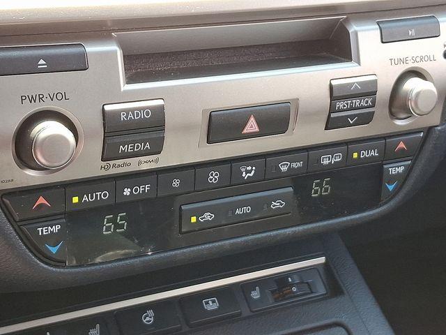 2013 Lexus ES 300h Vehicle Photo in DANBURY, CT 06810-5034