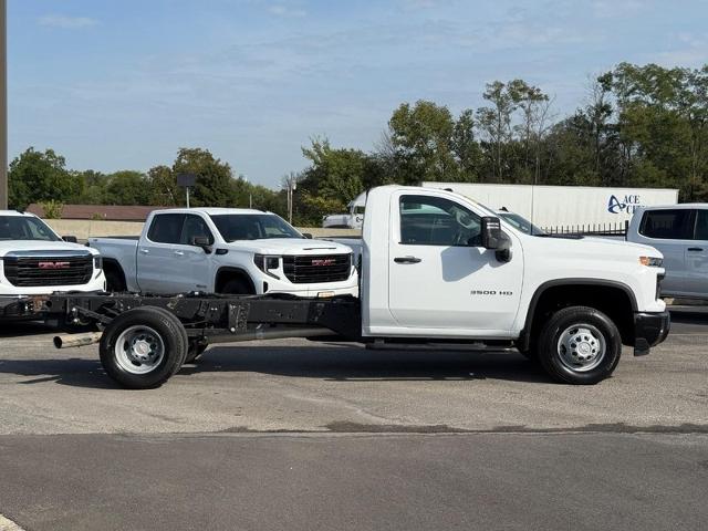 2024 Chevrolet Silverado 3500 HD CC Vehicle Photo in COLUMBIA, MO 65203-3903